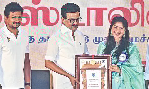 Actress Sai Pallavi received Kalaimamani Award from CM Stalin