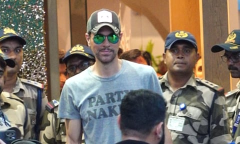 Enrique Iglesias arrives In India (IANS)