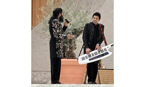 Vijay Yesudas and Stephen Devassy (Photo: Facebook-Stephen Devassy)