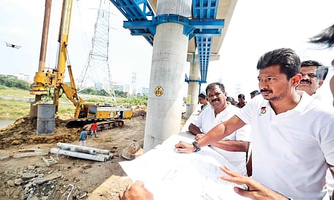 Udhayanidhi Stalin inspects the ongoing works to demolish the old bridge connecting Medavakkam and Sholinganallur