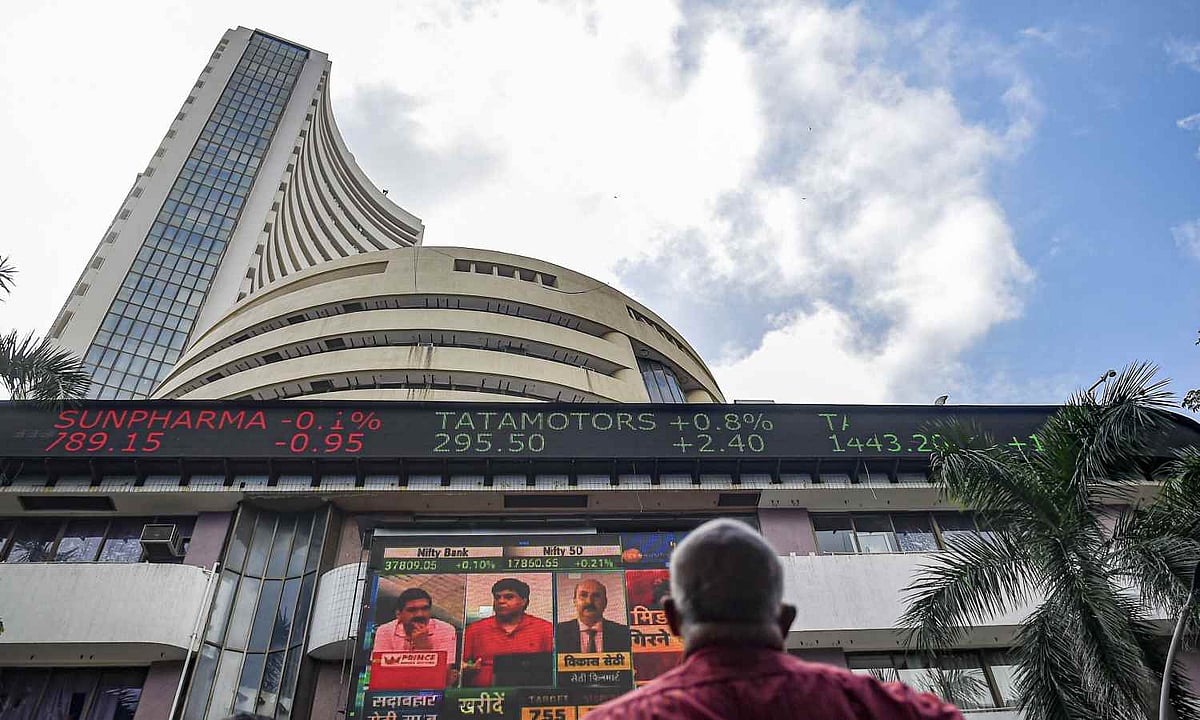 Stock markets decline in early trade on foreign fund outflows
