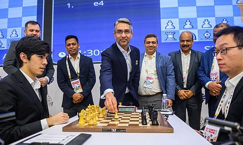 Olympic gold medallist Abhinav Bindra makes the ceremonial first move in the finals between GM Wei Yi and GM Javokhir Sindarov&nbsp;&nbsp;