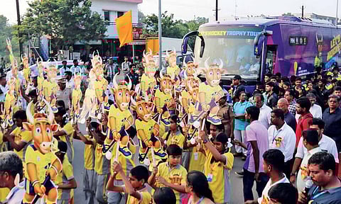 Holding aloft the official mascot Kangeyan, students and hockey enthusiasts welcomed the international teams upon their arrival in Madurai