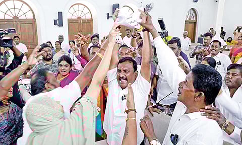 Noisy scenes prevailed in the council meeting at Coimbatore Corporation