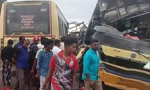 Collided buses at Nachiapuram in Sivaganga district. (Photo: Daily Thanthi)