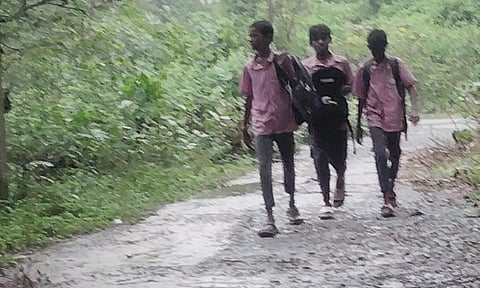 Students walking to school in Palaverkadu