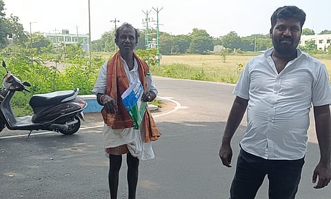 Injured persons arriving for the CBI inquiry in Karur on Tuesday