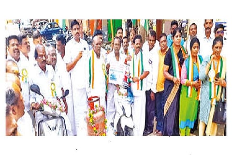 Congress staged protests in Madurai and other parts of southern districts