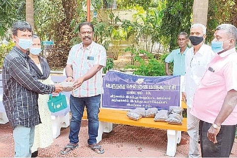 Manure sold at Sivan Park on Sunday