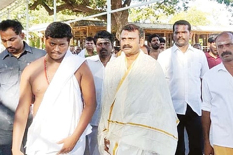 Union Minister of State for Fisheries and Animal Husbandry L Murugan at Tiruchendur temple on Saturday