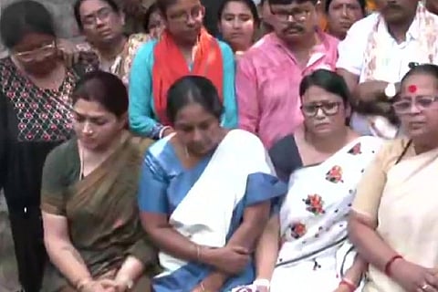 BJP's fact-finding team met the victim's family in Hanskhali, West Bengal