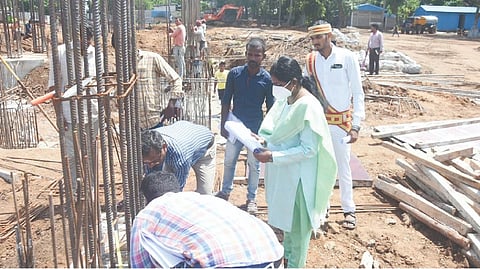 Mayiladuthurai Collector inspects collectorate works