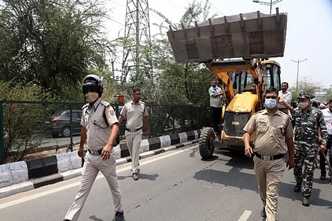 Checkpoint set up to prevent Rajapaksa loyalists from fleeing Sri Lanka