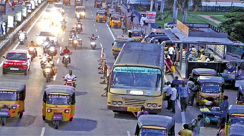 Route No 2 bus at a stop in Vellore town