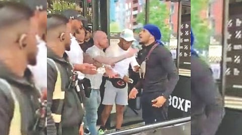 Was man thrown out of Wembley for offering namaz?