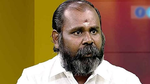 Ex-minister takes a dig at Thanjavur Mayor for falling at Udhayanidhi’s feet