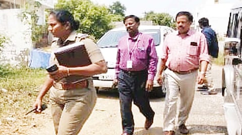 The Health Department team arriving to inquire about oocyte sale racket in Erode on Sunday