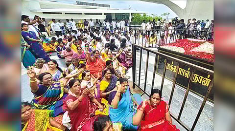 OPS?s supporters at Jaya memorial