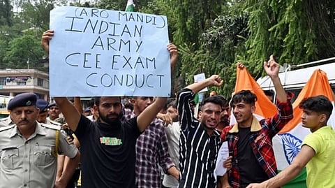 With reports of youngsters coming out on the roads and blocking traffic at Mahavir Chowk in Narnaund, Hisar and at various places in Rohtak, police across the state are on high alert on Friday.