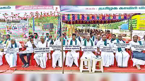 Farmers on hunger strike at Tiruvarur railway station on Thursday