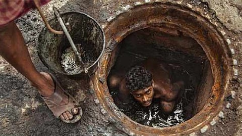 26-year-old man dies of asphyxiation while cleaning underground drainage