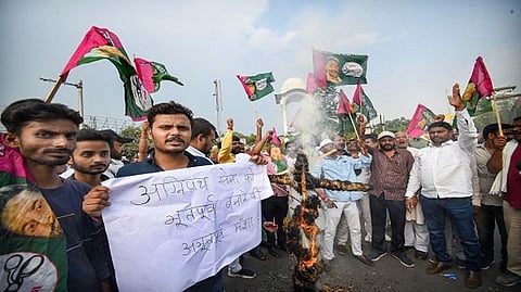 Jan Adhikar Party supporters stage a protest against the 'Agnipath' scheme, at Kargil crossing in Patna