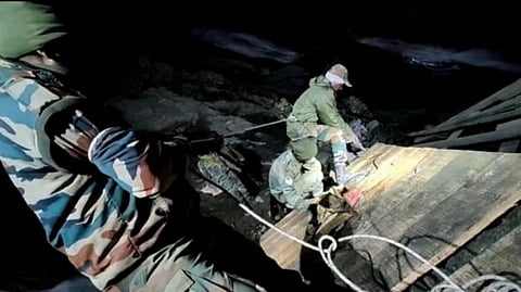 Indian Army restoring bridges on Baltal route