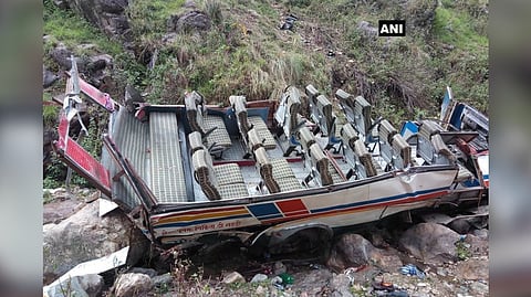 Bus turned turtle in Pauri district