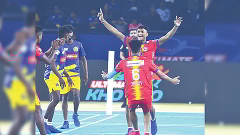 Telugu Yoddhas celebrates its victory over Chennai Quick Guns