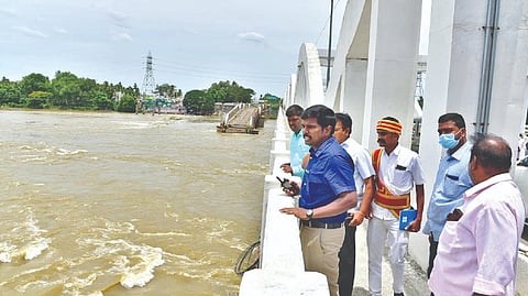 1.59 lakh cusecs let into Cauvery, Kollidam