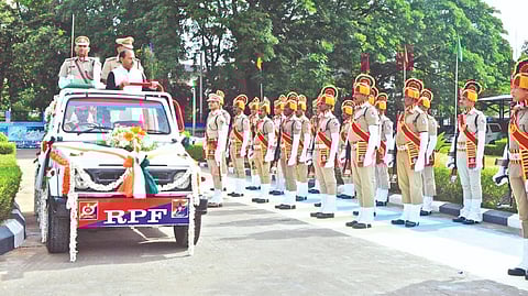 DRM A Gautam Srinivas inspecting the RPF parade on I-Day in Salem on Monday.