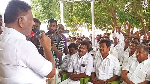 AIADMK coordinator O Panneerselvam addressing the cadre at Periyakulam in Theni on Sunday