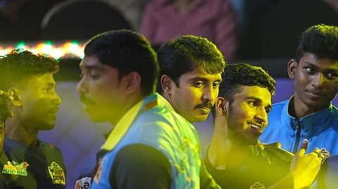 Chennai Quick Guns beat Mumbai Khiladis 58-42, earn play-off berth