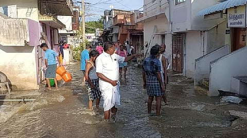 DMK and AIADMK functionaries distributed food packets to people in affected areas.