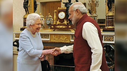 Prime Minister Narendra Modi with Queen Elizabeth ll