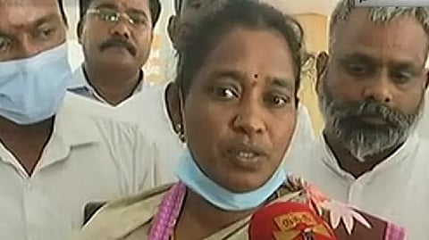 Kallakurichi schoolgirl's mother speaking to reporters.