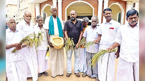The farmers who came to the Collectorate with damaged crops