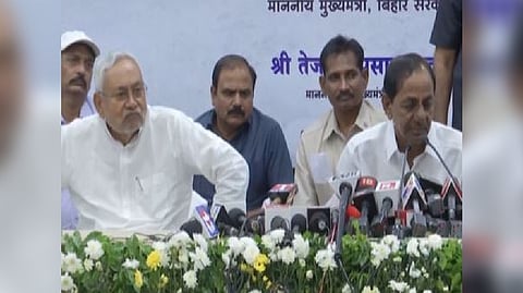 Bihar CM Nitish Kumar (left) and Telangana CM K Chandrashekar Rao (right)