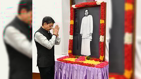 Guv Ravi pays floral respect to Pasumpon Muthuramalingam