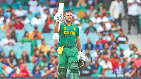 The 33-year-old Rossouw brought up his half-century off 30 balls, with de Kock?s fifty coming soon after.