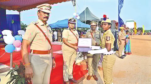 IG Radhika distributing certificates at the passing out parade in Kanagavallipuram
