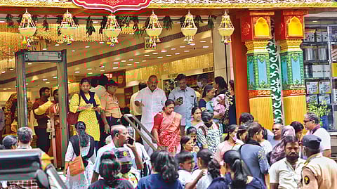 People shopping in huge numbers