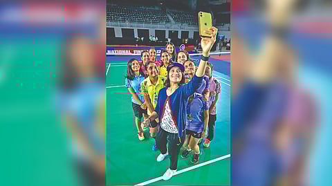 Ashwini Ponnappa clicks a selfie with Red Bull ?Shuttle Up? participants.