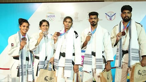 Services added three yellow metals to its collection and remained on top of the chart with 56 gold, 34 silver and 30 bronze medals for a total of 120