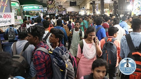 Crowd at Koyambedu bus terminus.