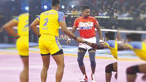 Chandran Ranjit in action against Tamil Thalaivas