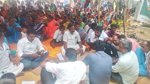 Villagers passed a resolution in the gram sabha meeting against the Tamil Nadu government's move to set it up in Parandur