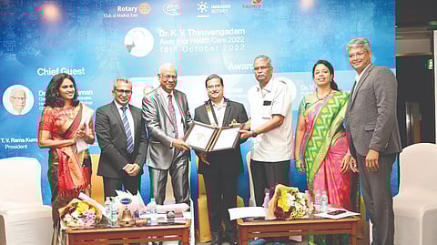 Dr KV Thiruvengadam Award for excellence in medical service to the community to Dr Thangarajan Rajkumar