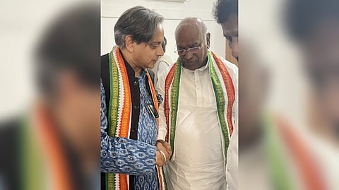 Shashi Tharoor with Mallikarjun Kharge