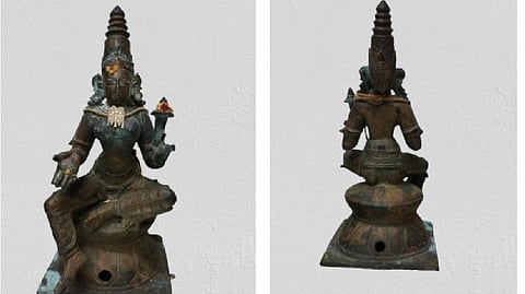 Idols seized by the wing